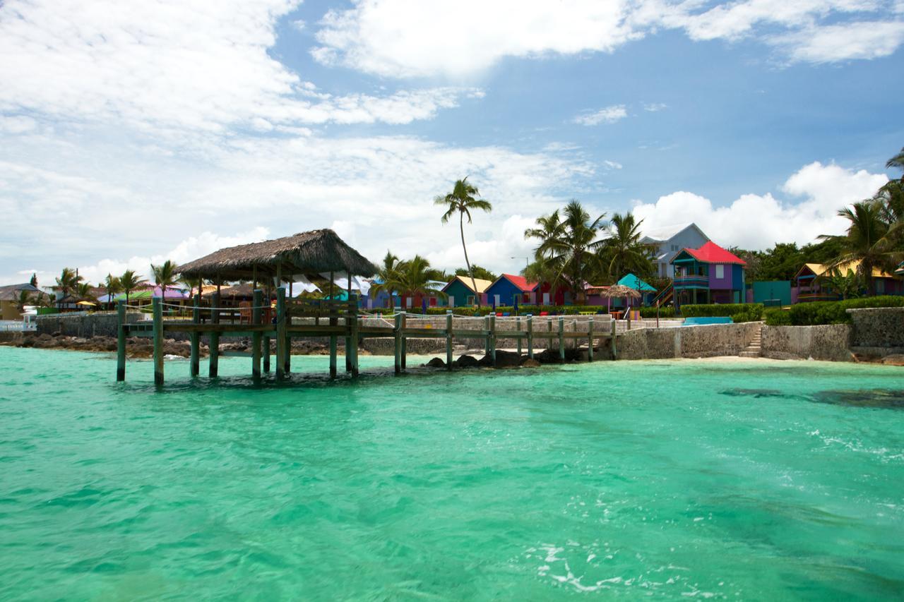 Compass Point Resort 4*