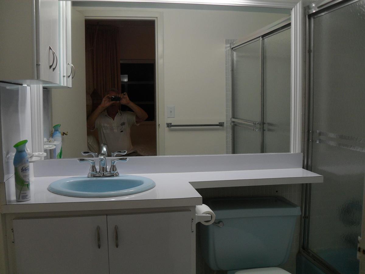 Riviera Towers * Freeport