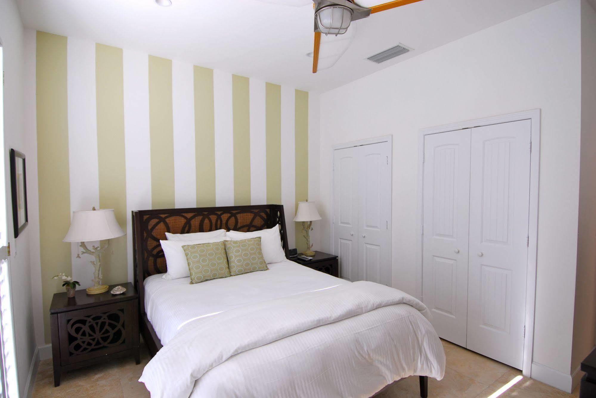 World Bimini 5*