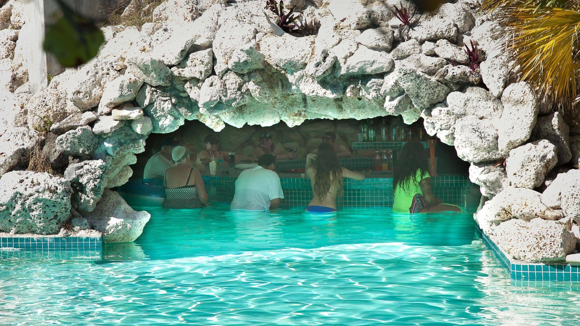 Flamingo Bay & Marina Hotel 2*