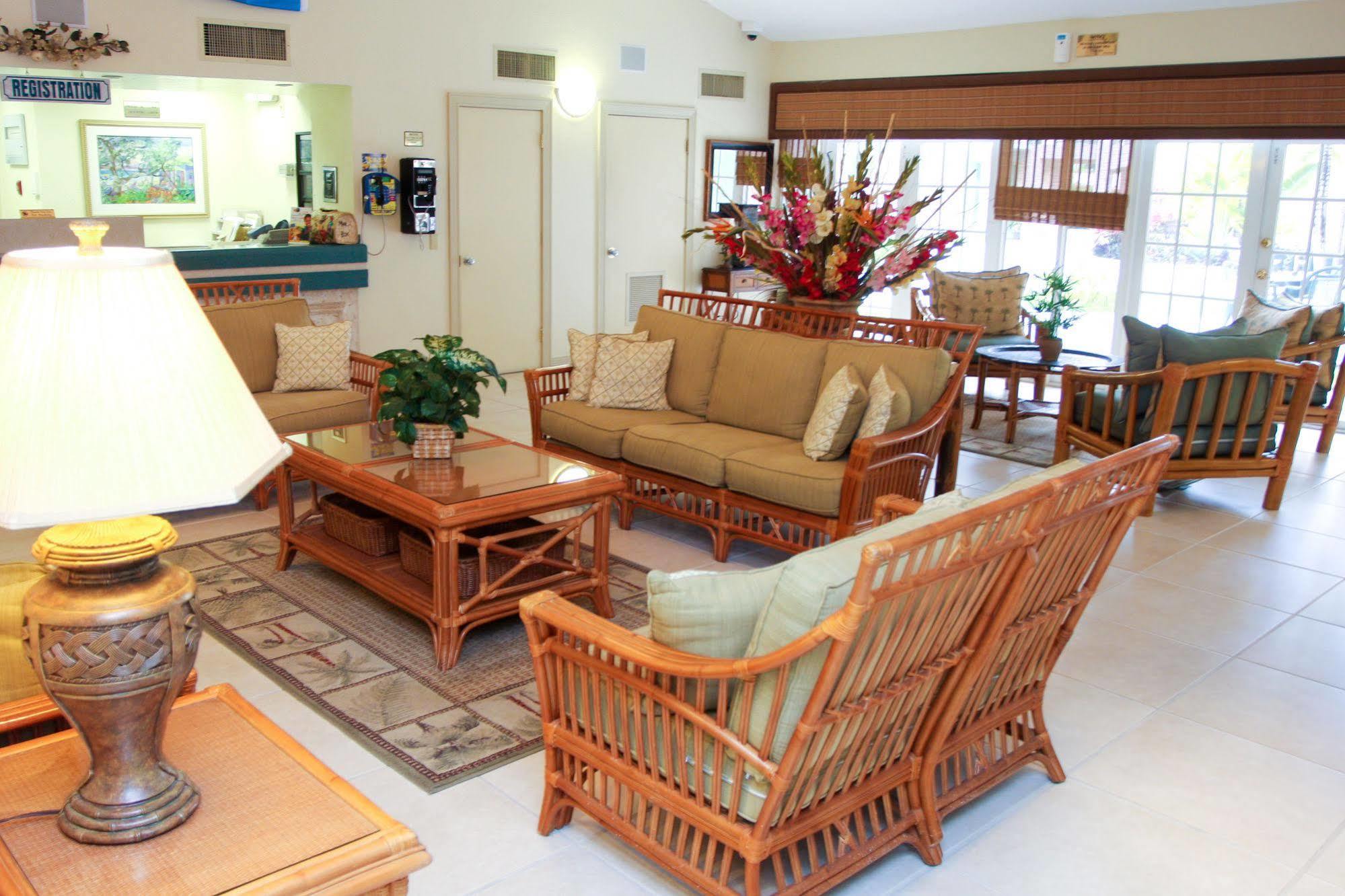 Resort Castaways And 3*
