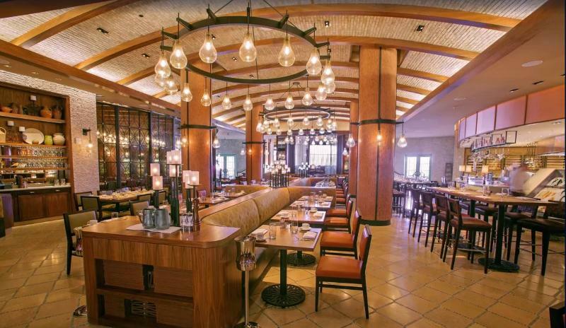 The Royal At Atlantis Resort Creek Village