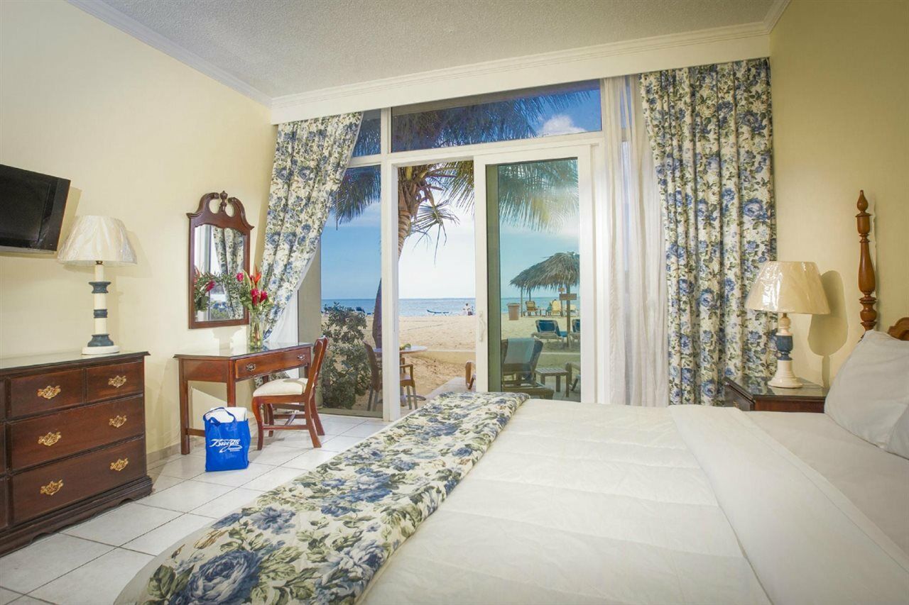 Resort Breezes & Inclusive, Bahamas (adults Only)
