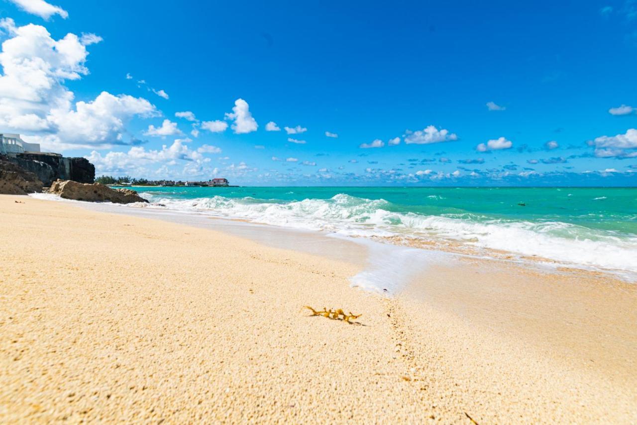 Caprice 7 -oceanfront - Gated Community With Pool Holiday home